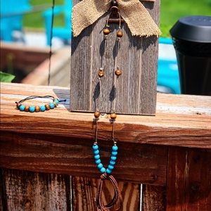 SET with necklace and bracelet